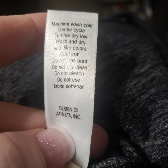 Athleta Sz M Odyssey Chaturanga Capri Leggings - Picture 10 of 11